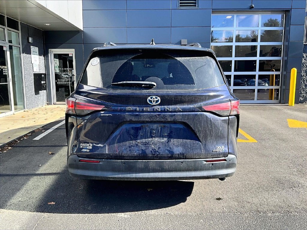 Used 2021 Gray Toyota XLE image 5