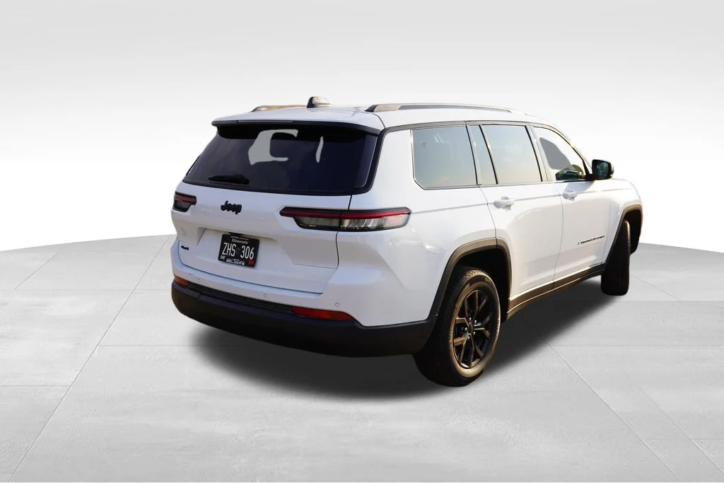 Used 2024 Bright White Clearcoat Jeep Altitude X image 3