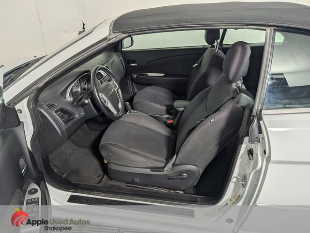 Used 2012 White Chrysler Touring image 12
