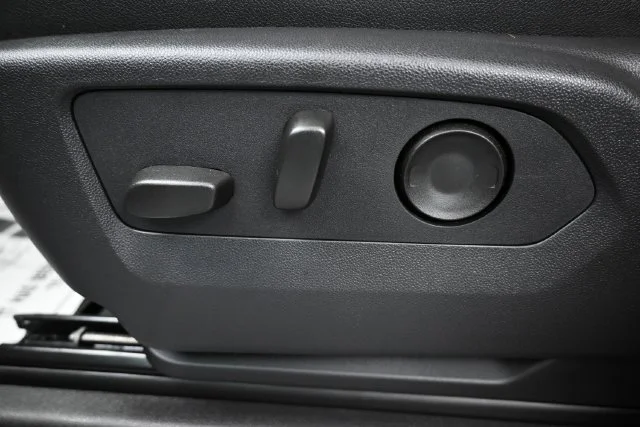 Used 2025 Summit White GMC AT4 image 11