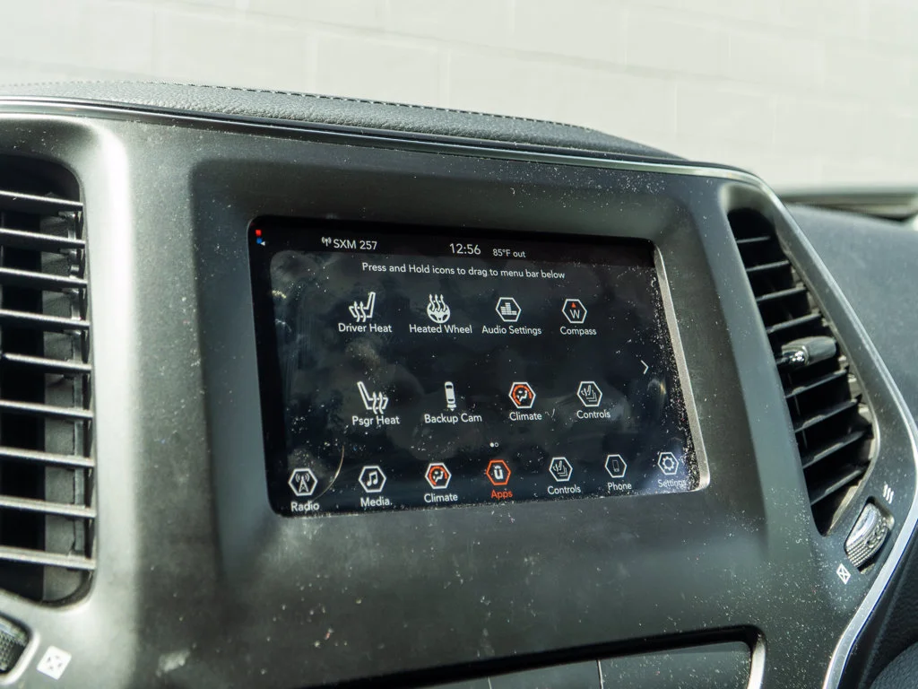 Used 2019 Blue Jeep Latitude image 25