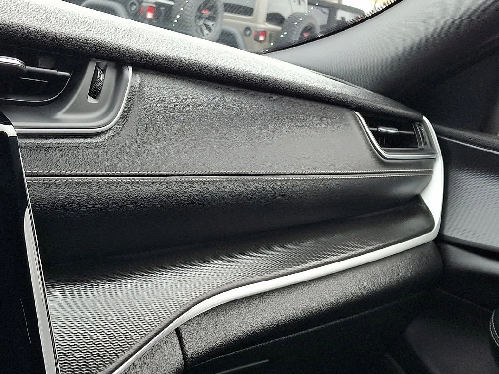 Used 2023 Baltic Gray Metallic Clearcoat Jeep Altitude image 27