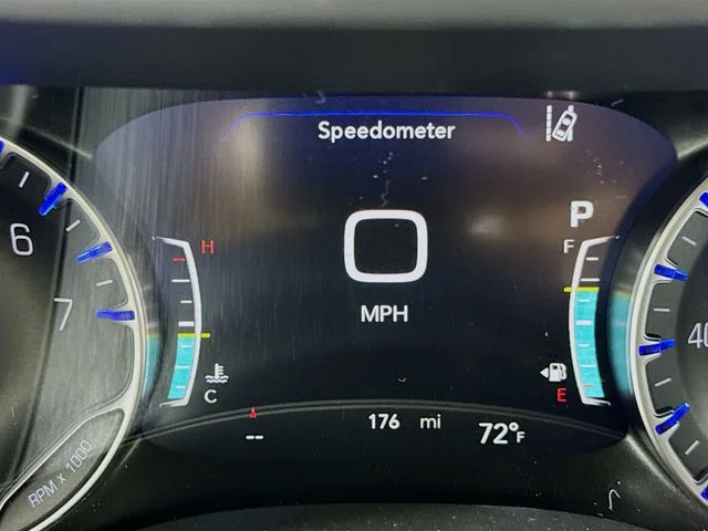 2027 Chrysler Pacifica Select - Photo 12