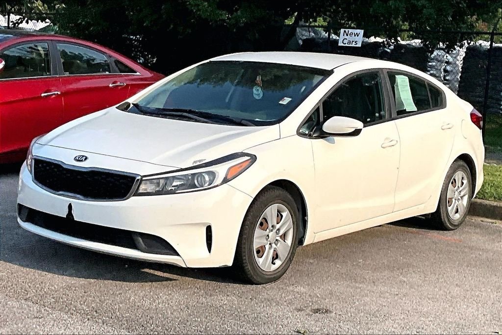 Used 2018 White Kia LX image 3