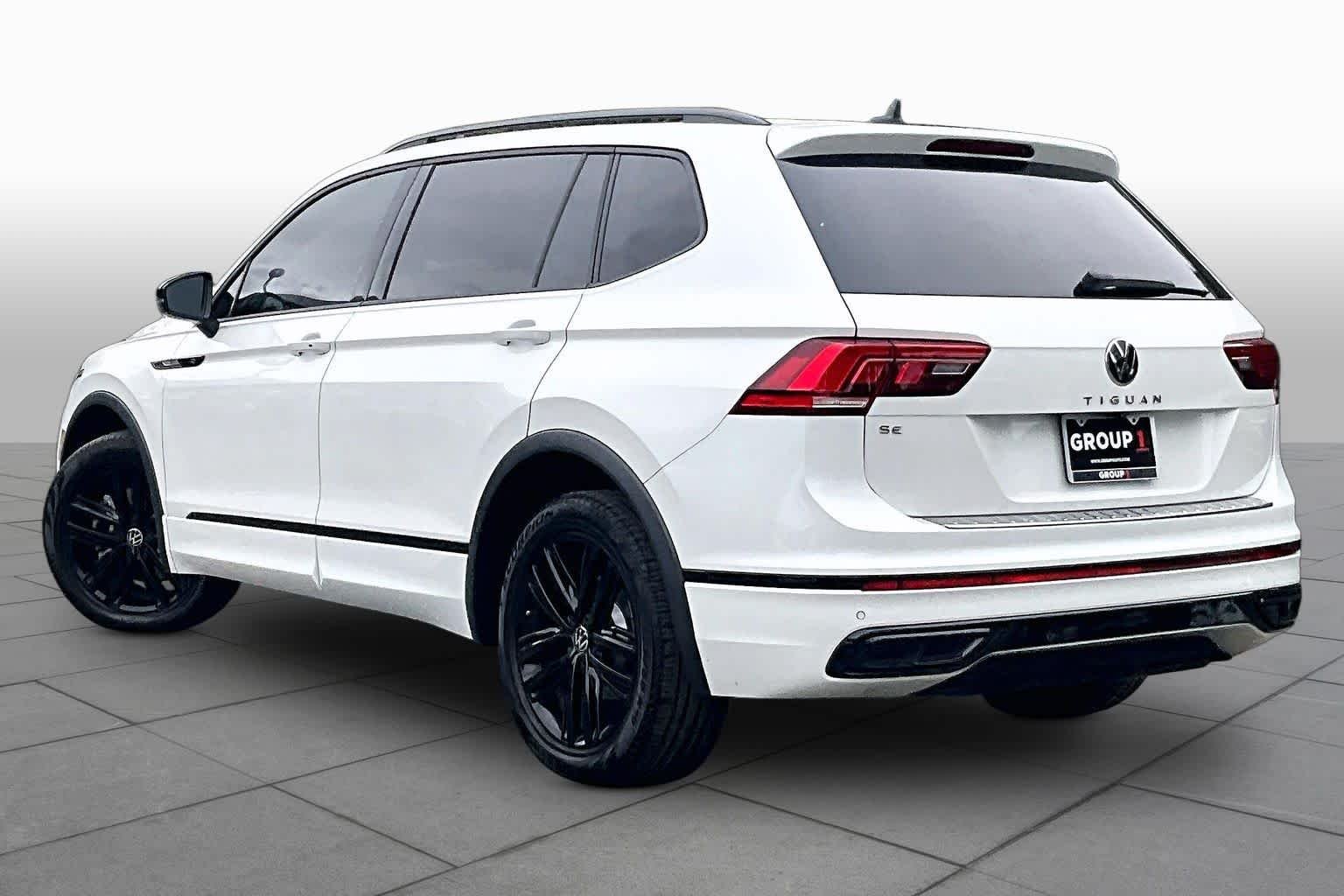 Used 2022 Oryx White Pearl Volkswagen SE R-Line Black image 12