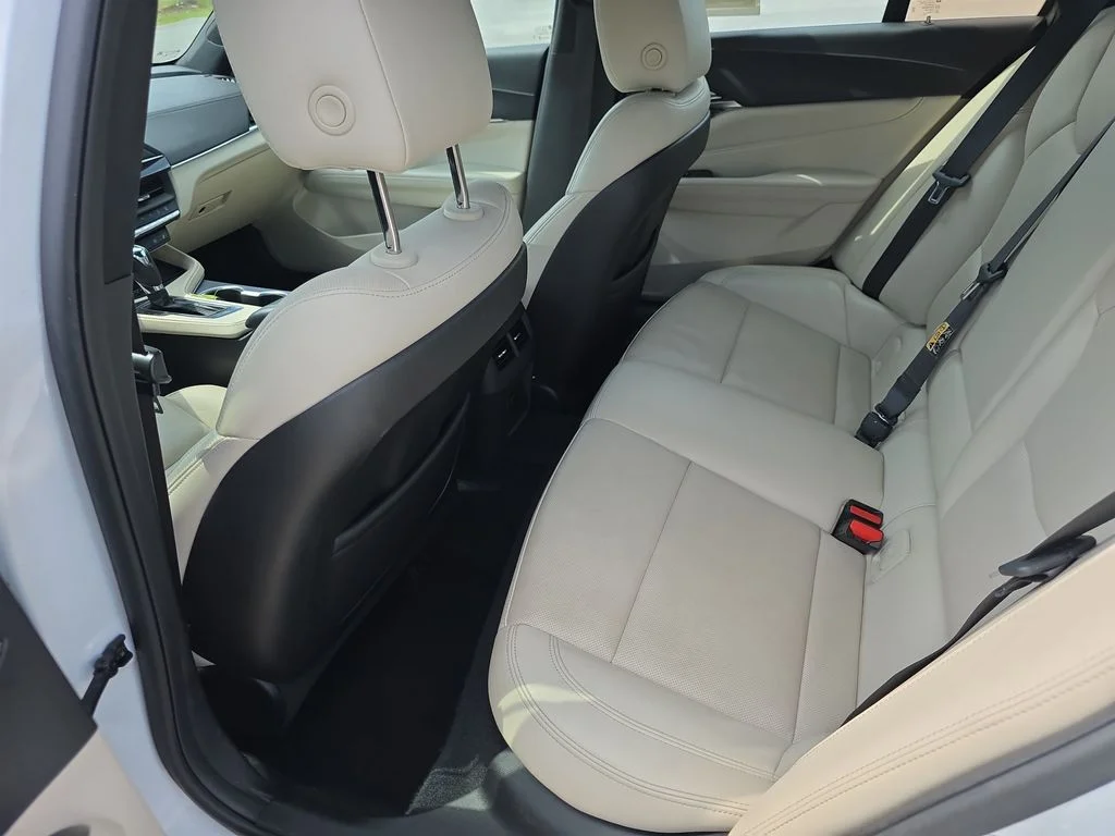 Used 2024 White Cadillac Premium Luxury image 28