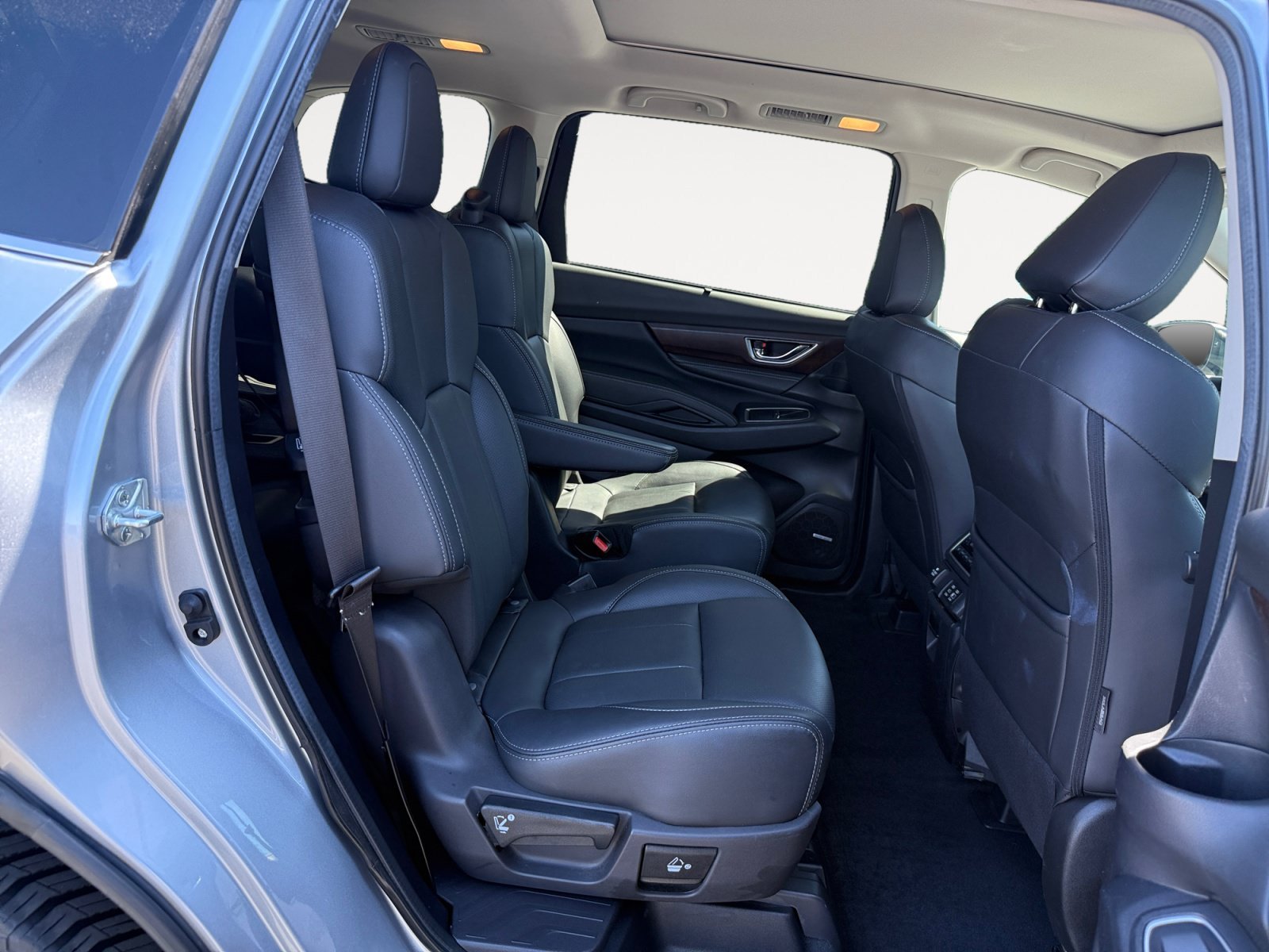 Used 2024 Ice Silver Metallic Subaru Touring image 18