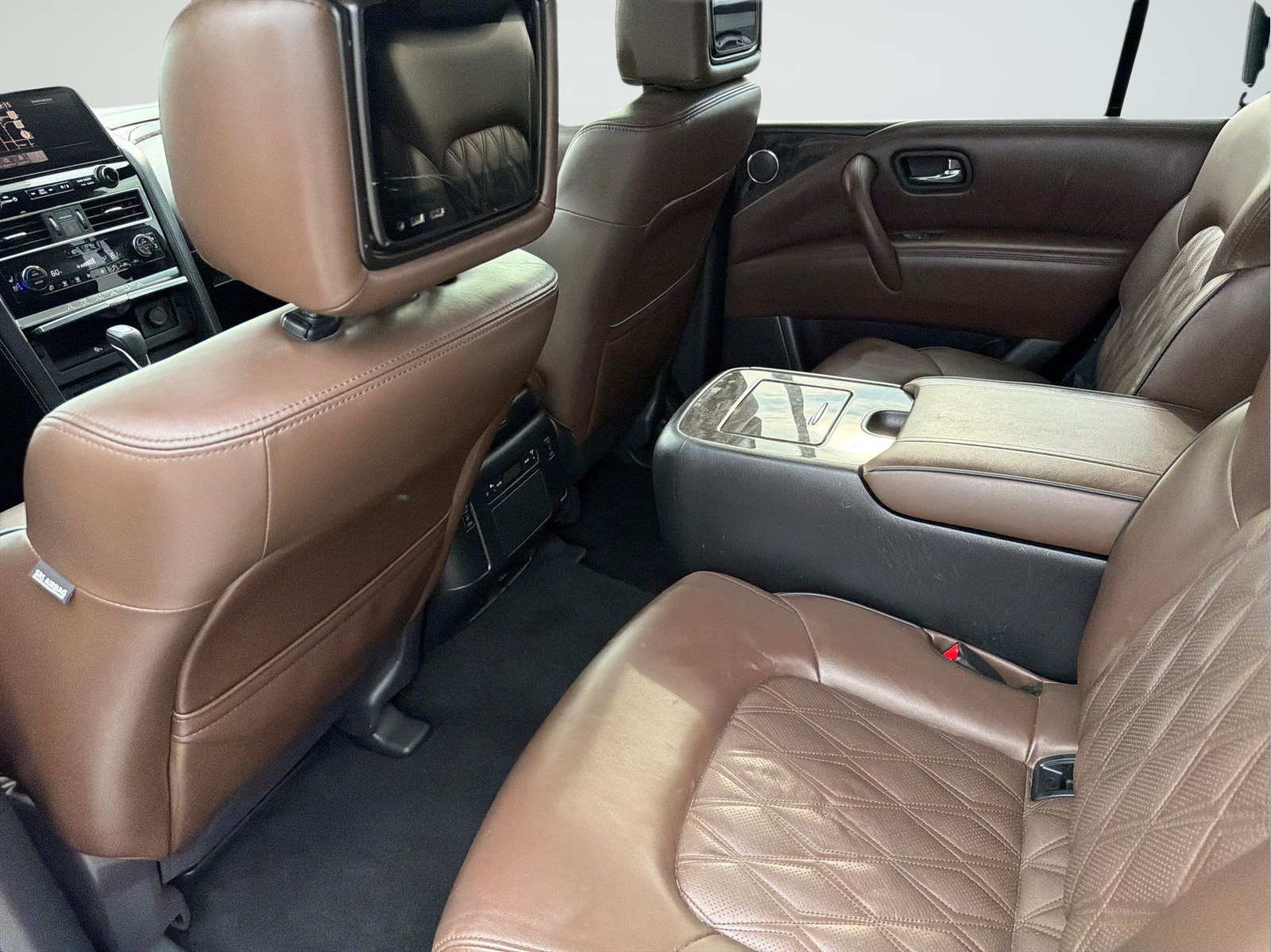 Used 2022 White Nissan Platinum image 35