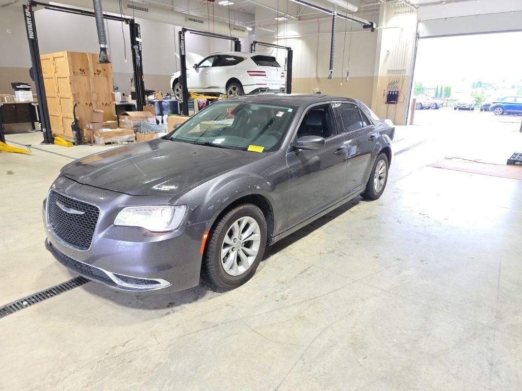 2015 Chrysler 300 Limited V6's photo