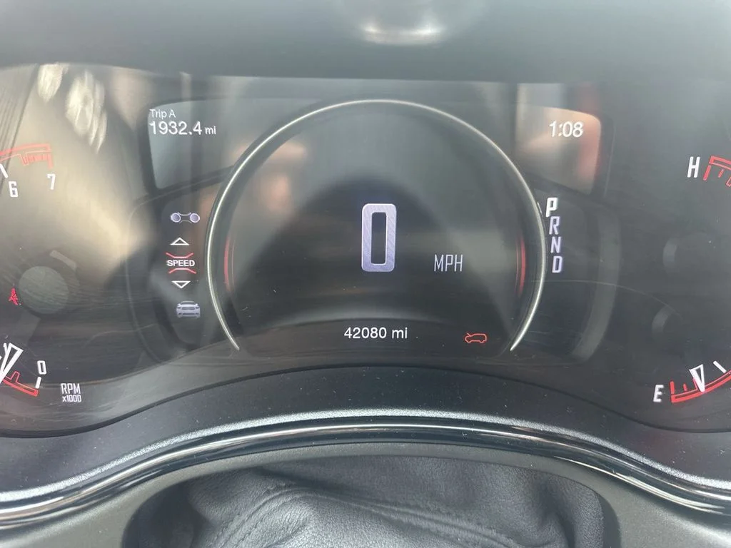 Used 2023 White Dodge SXT image 22