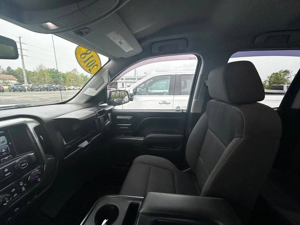 Used 2018 White Chevrolet LT image 21