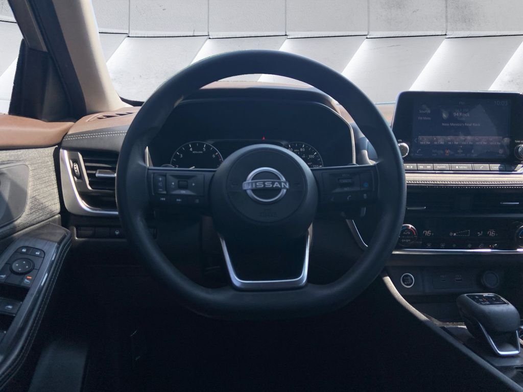Used 2023 Gray Nissan SV image 8