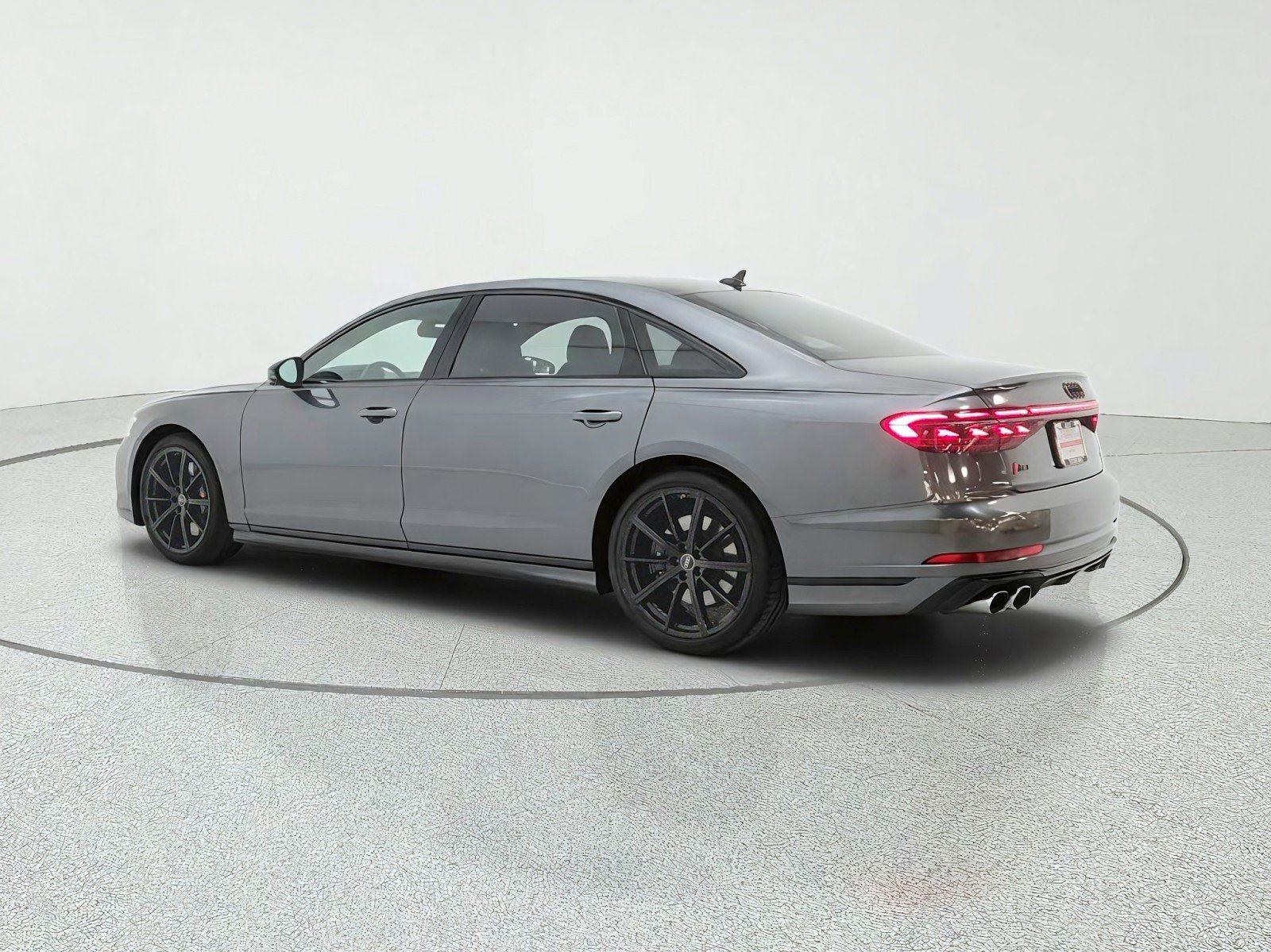 Used 2024 Daytona Gray Pearl Effect Audi 4.0 TFSI image 7