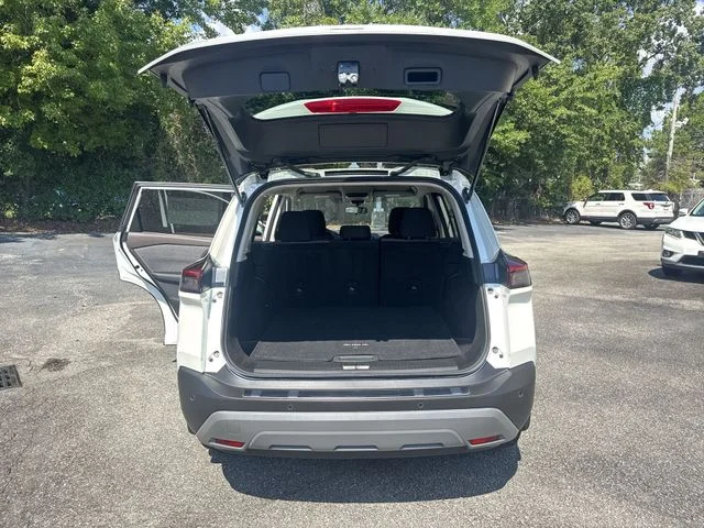 Used 2023 White Nissan SV image 12
