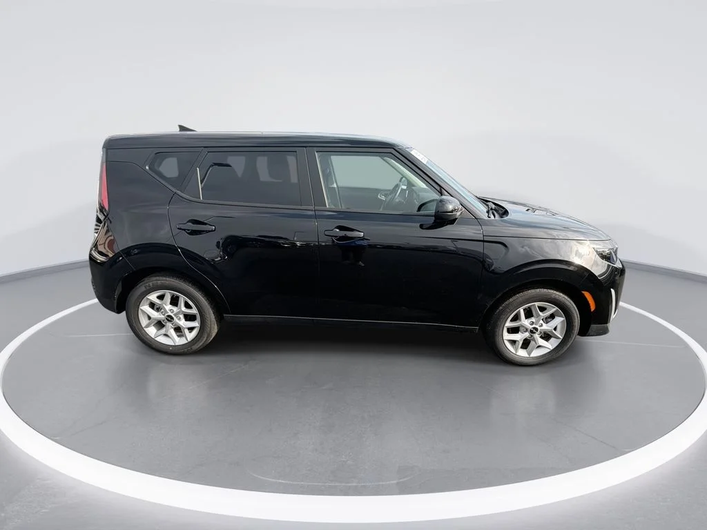 Used 2025 Black Kia LX image 9