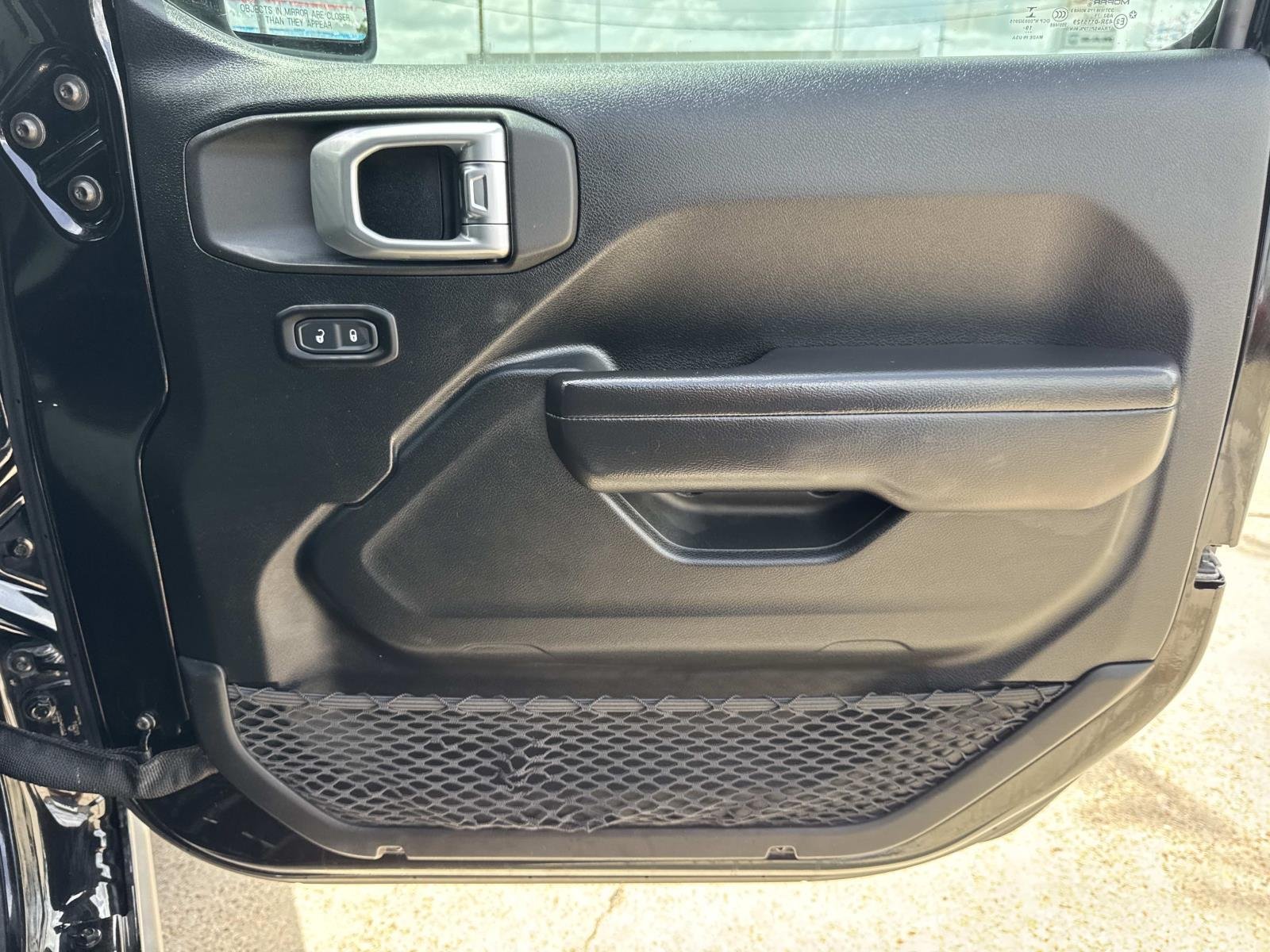 Used 2020 Black Clearcoat Jeep Sport S image 13
