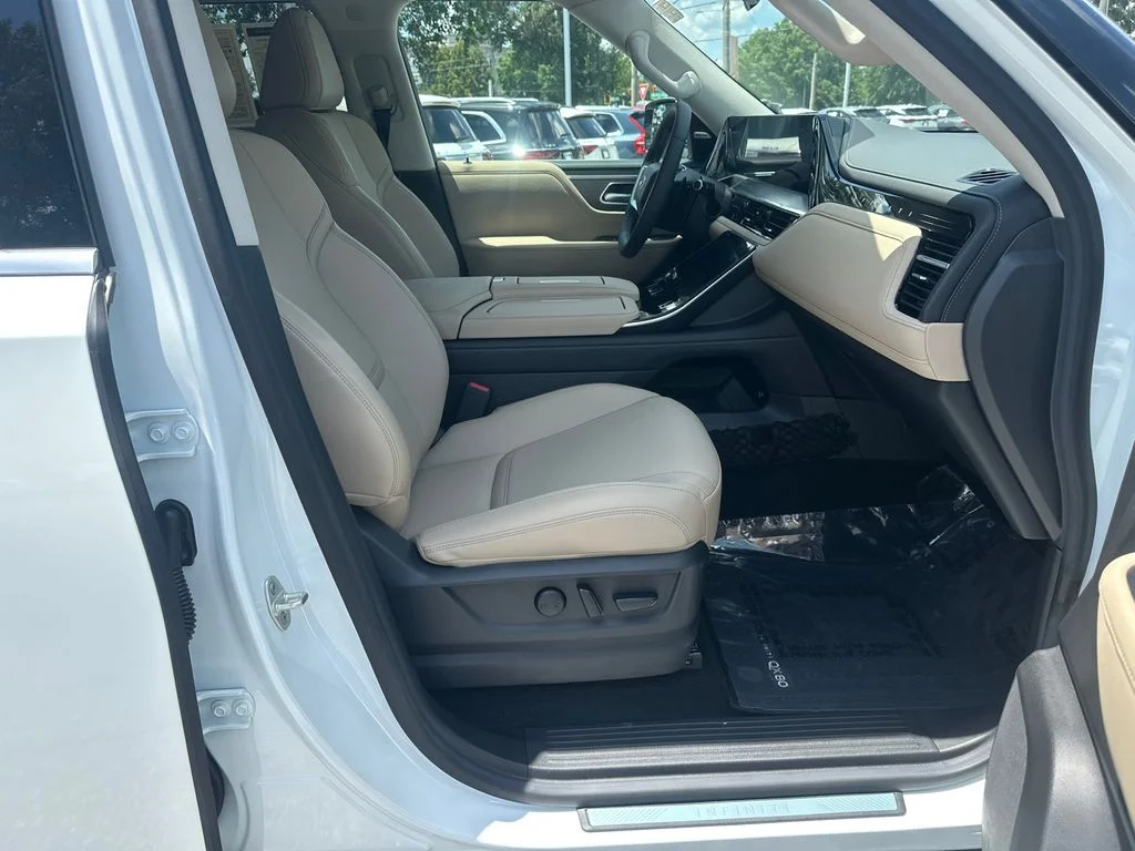 Certified Used 2026 White INFINITI PURE image 11