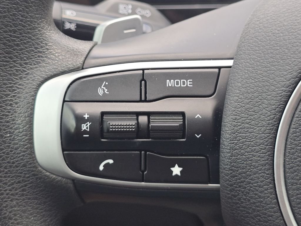 Used 2025 Black Kia LX image 30