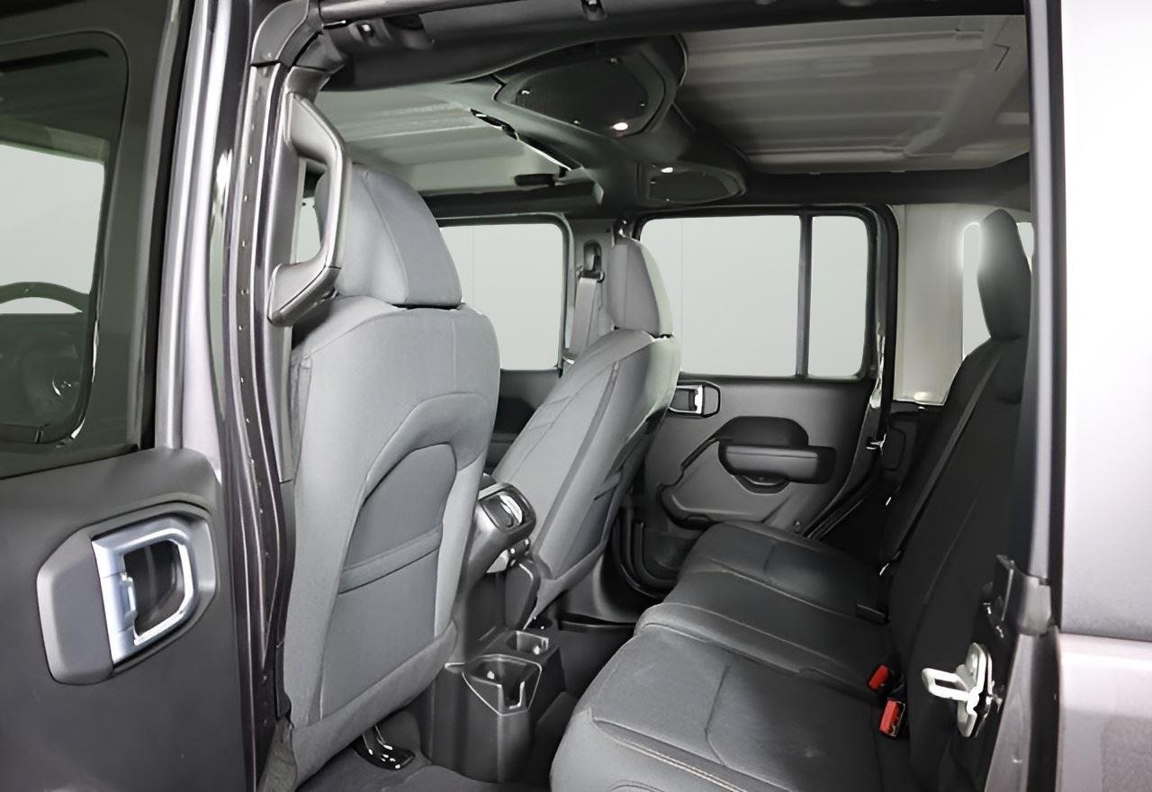 New 2026 Granite Crystal Metallic Clear-Coat Exterior Paint Jeep Sport S image 9