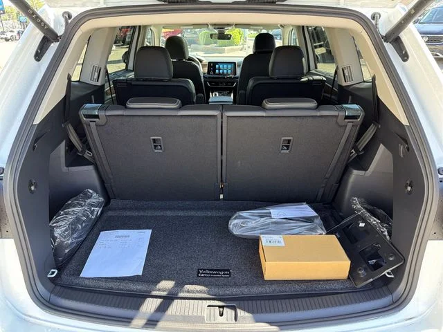 New 2026 White Volkswagen 2.0T SE w/Technology image 25