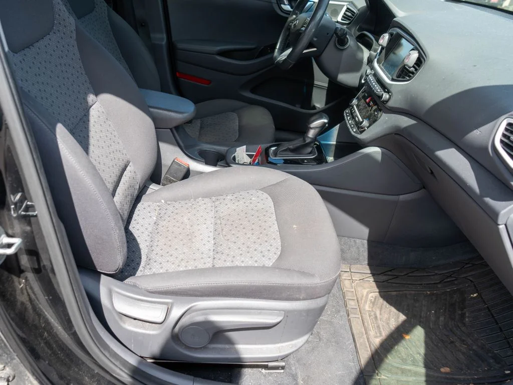 Used 2017 Black Hyundai SEL image 10