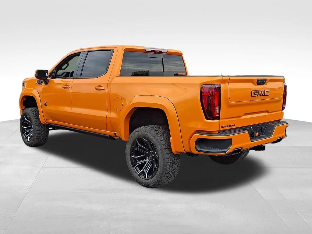 Used 2025 Onyx Black GMC AT4 image 4