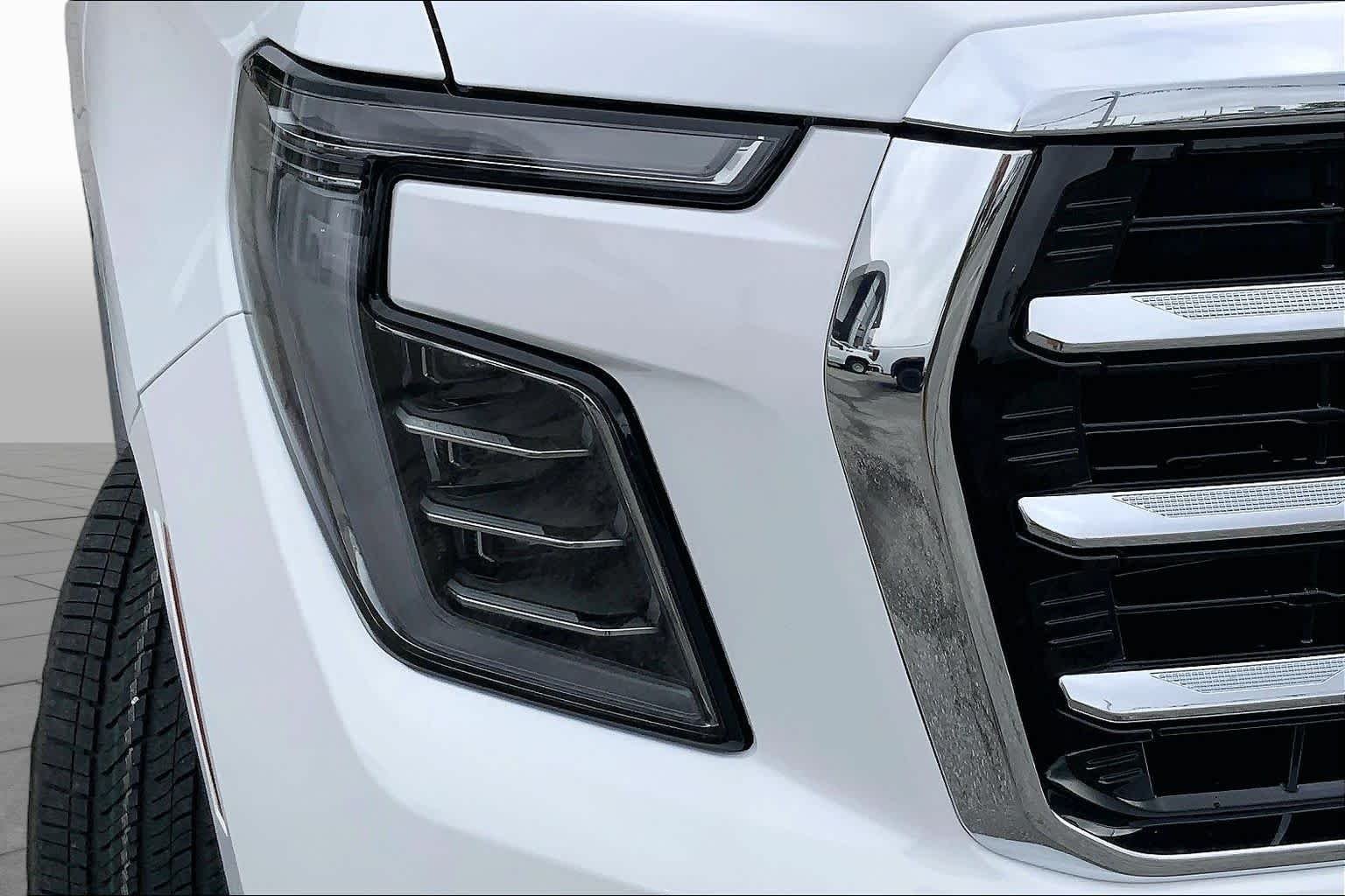 New 2026 Summit White GMC Elevation image 13