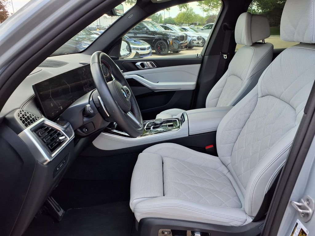 Used 2025 Brooklyn Grey Metallic BMW M60i image 13