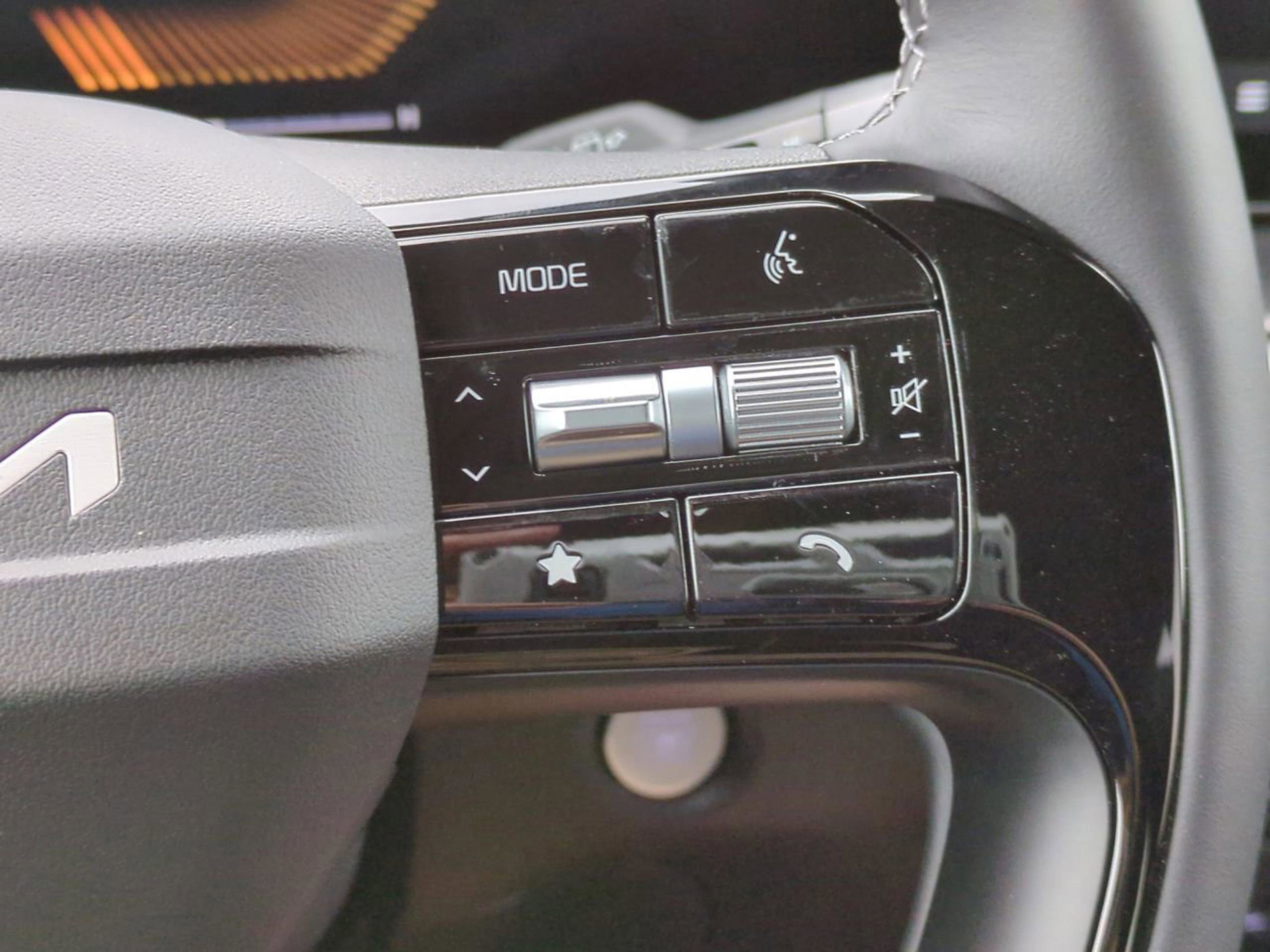 New 2026 Ivory Silver Kia LX image 44