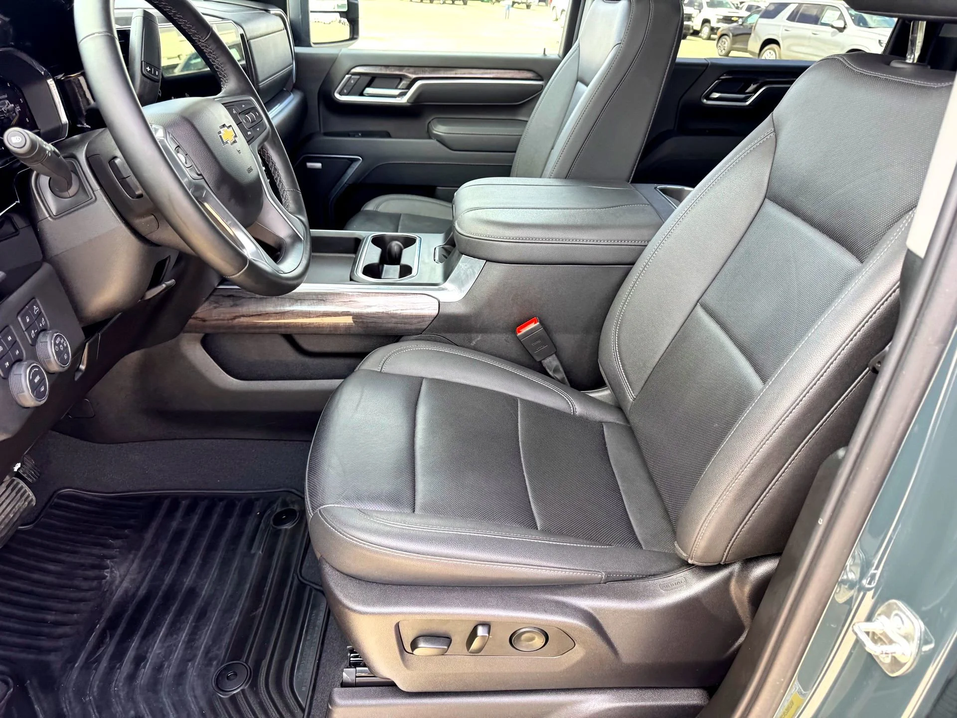 Used 2025 Cypress Gray Chevrolet LTZ image 12