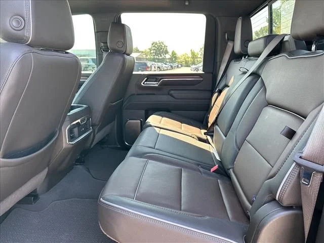 Used 2024  GMC Denali image 21