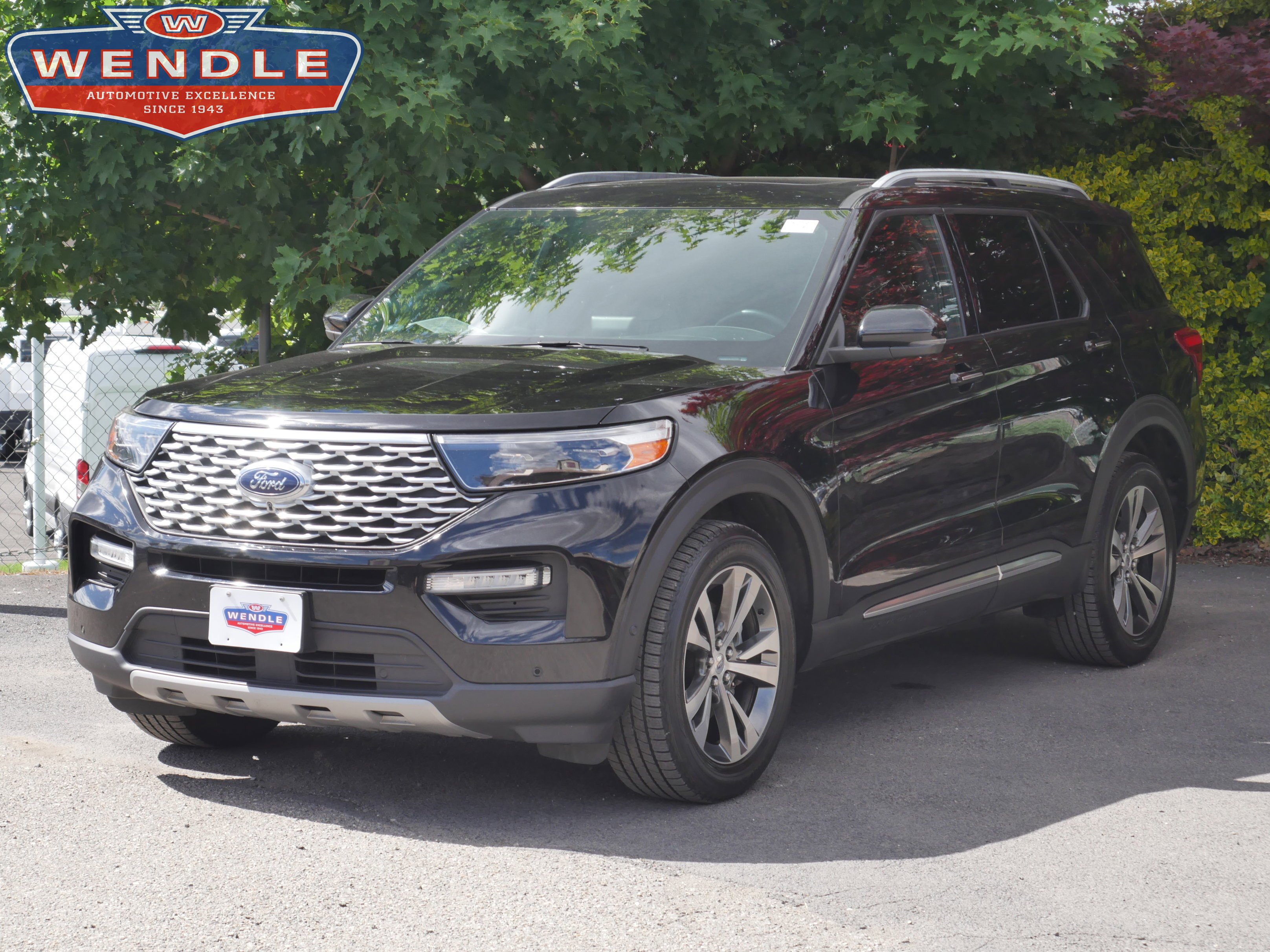 Certified Used 2020 Black Metallic Ford Platinum image 1