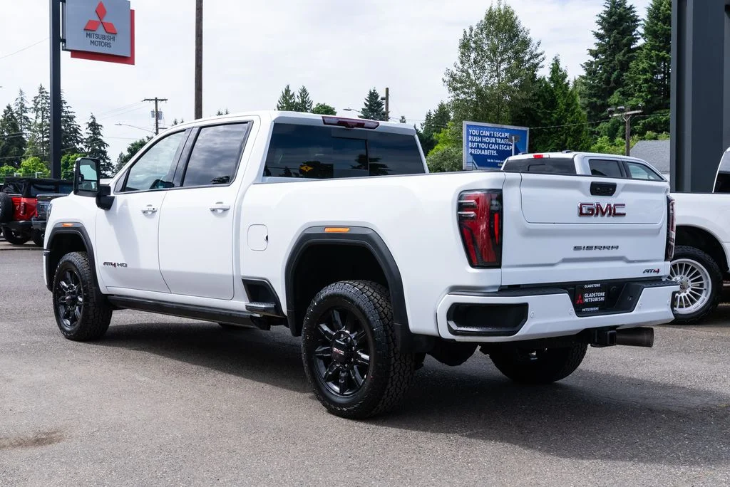 Used 2024 White GMC AT4 image 5