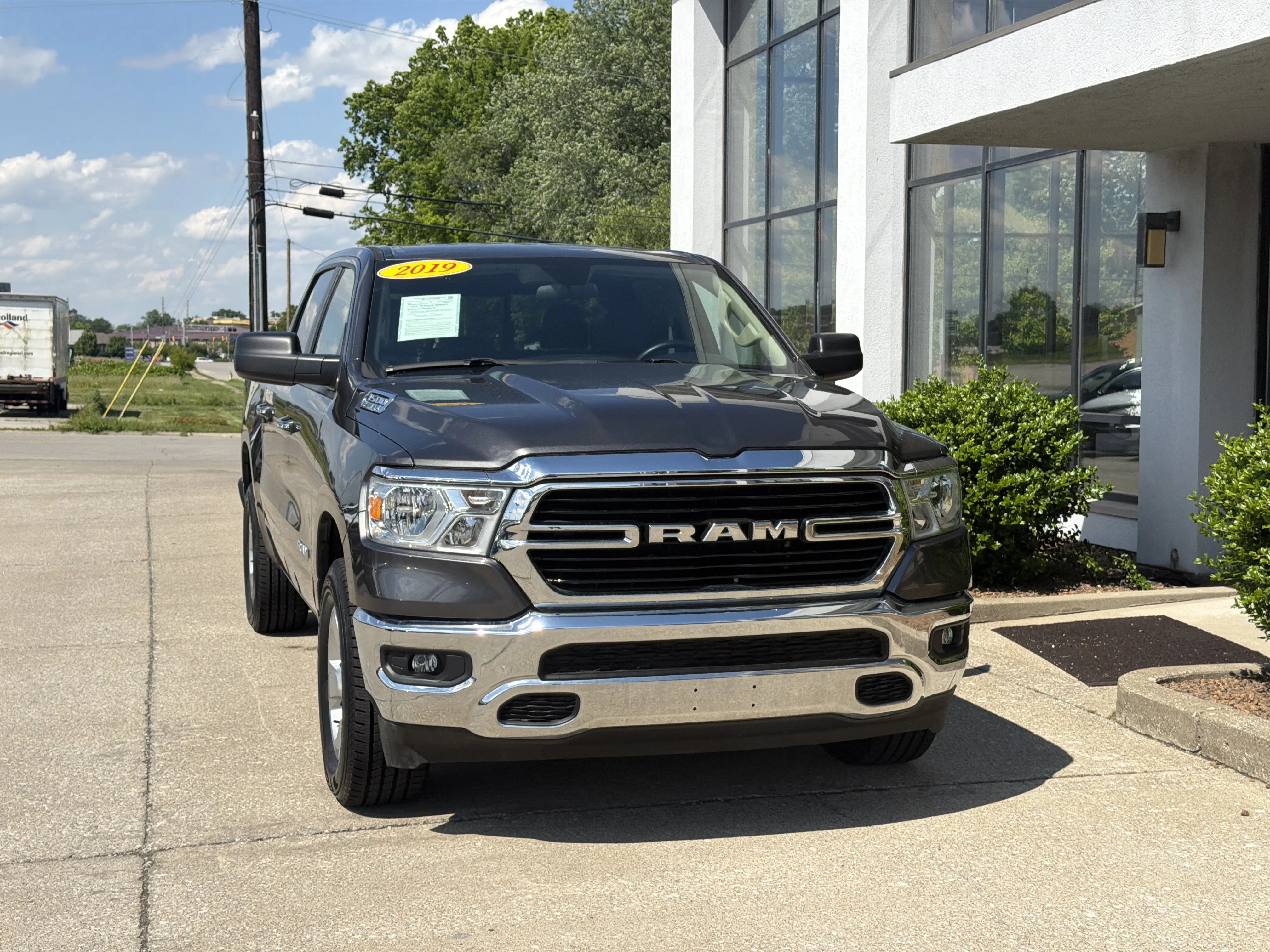 Used 2019 Granite Crystal Metallic Clearcoat Ram Big Horn/Lone Star image 19