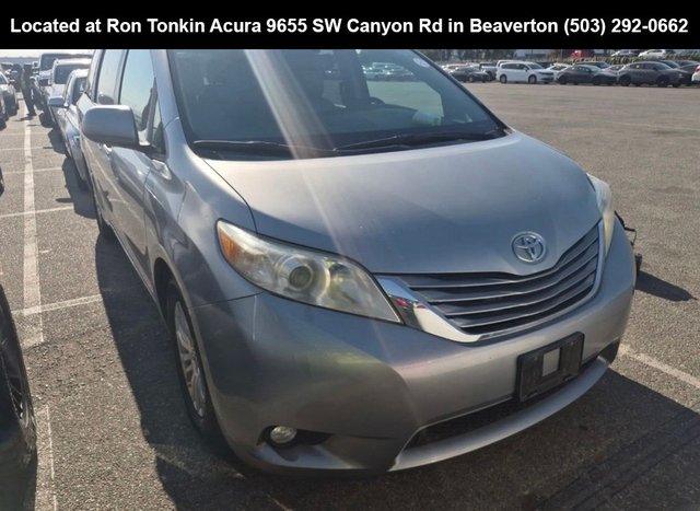 2015 Toyota Sienna XLE