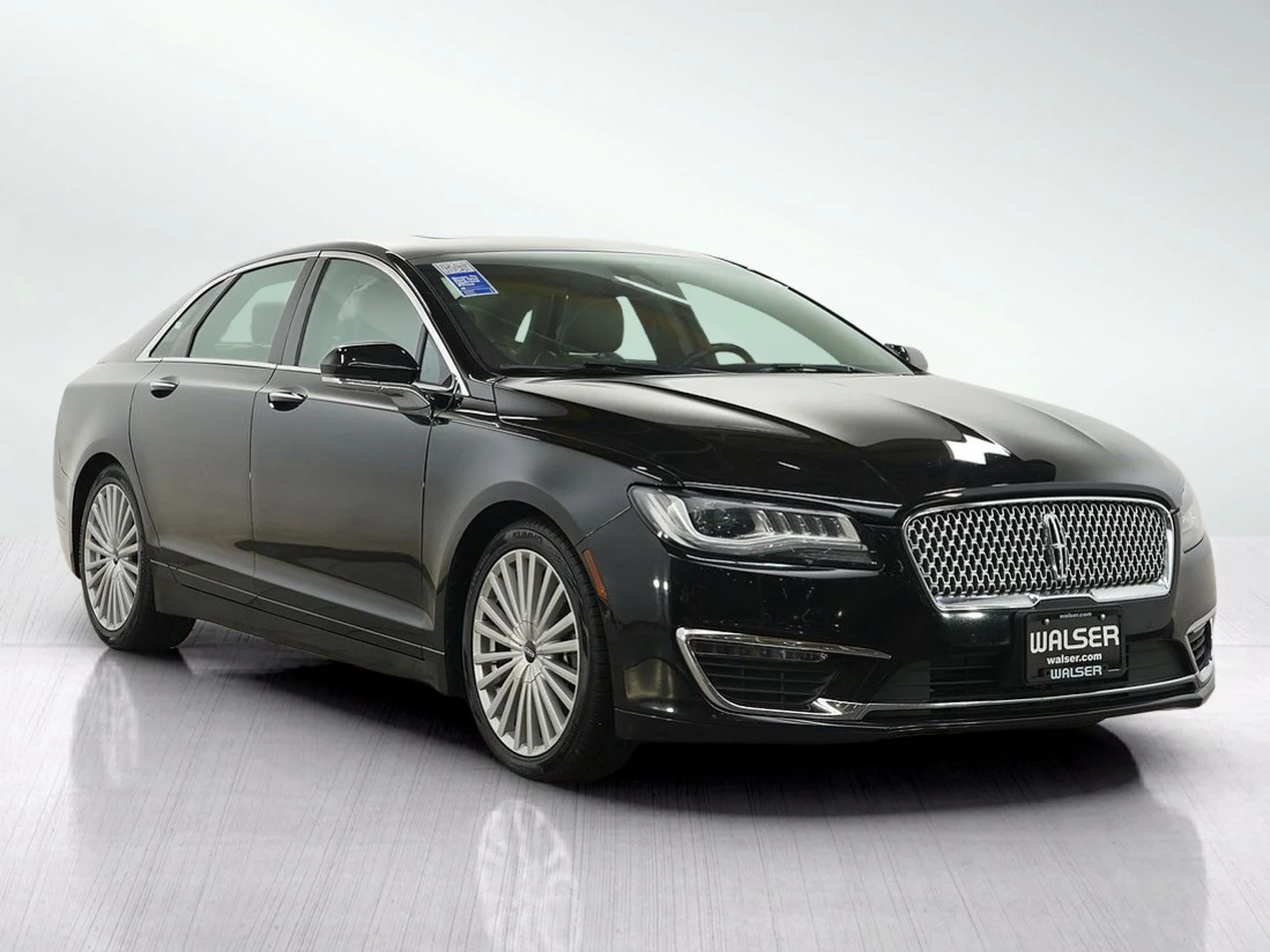 Used 2017 Black Velvet Lincoln Reserve image 7