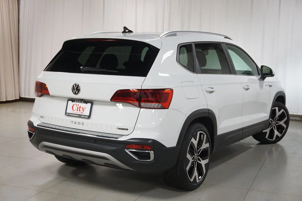 Certified Used 2023 Pure White Volkswagen 1.5T SEL image 23