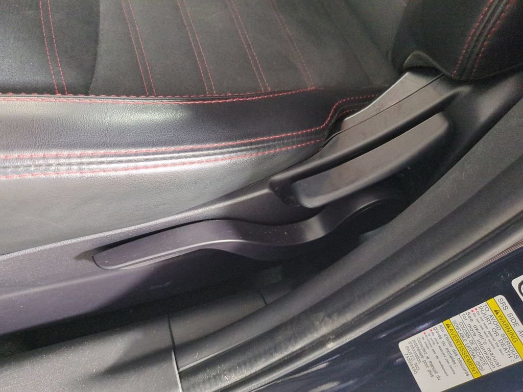Used 2024  Mitsubishi 2.0 ES image 22