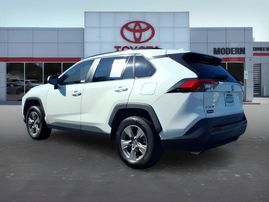 Used 2024 Ice Cap Toyota XLE image 3