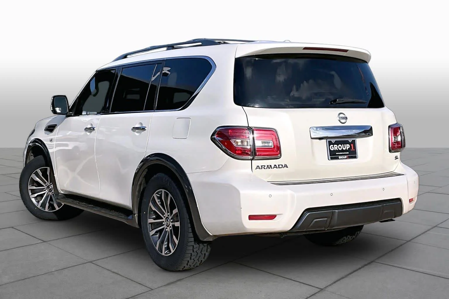 Used 2019 Pearl White Tricoat Nissan SL image 12