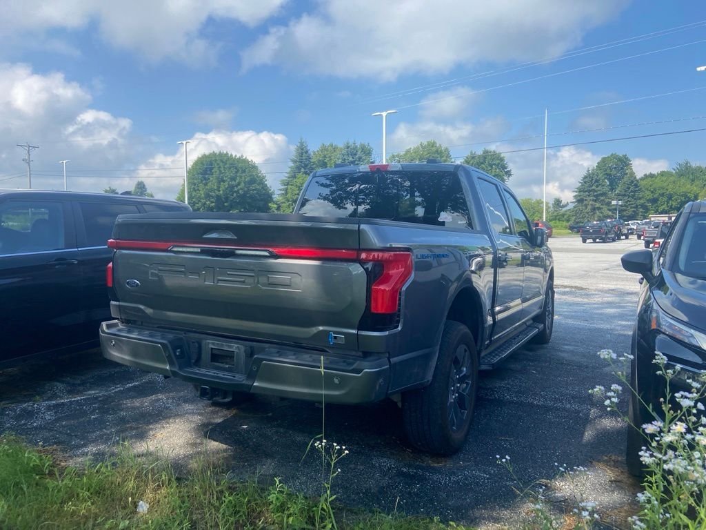 Used 2022 Gray Metallic Ford Lariat image 6