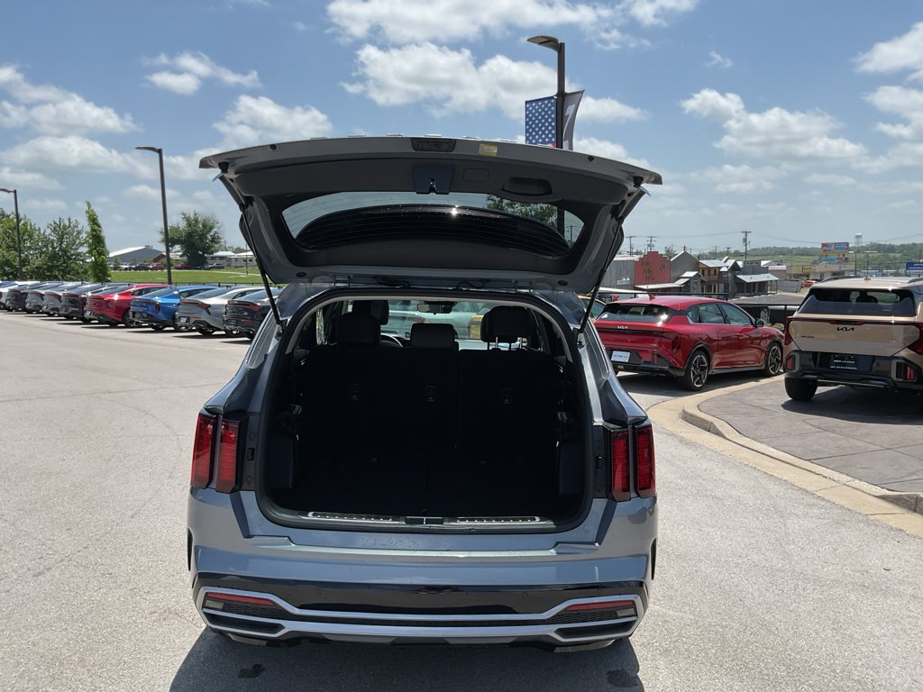 Certified Used 2022 Everlasting Silver Kia S image 16