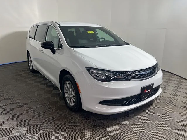 2026 Chrysler Voyager LX's photo