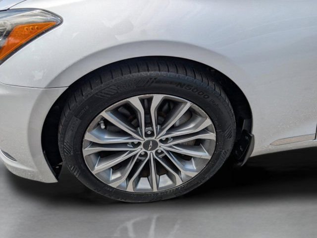 Used 2017 Silver Genesis 3.8 image 26