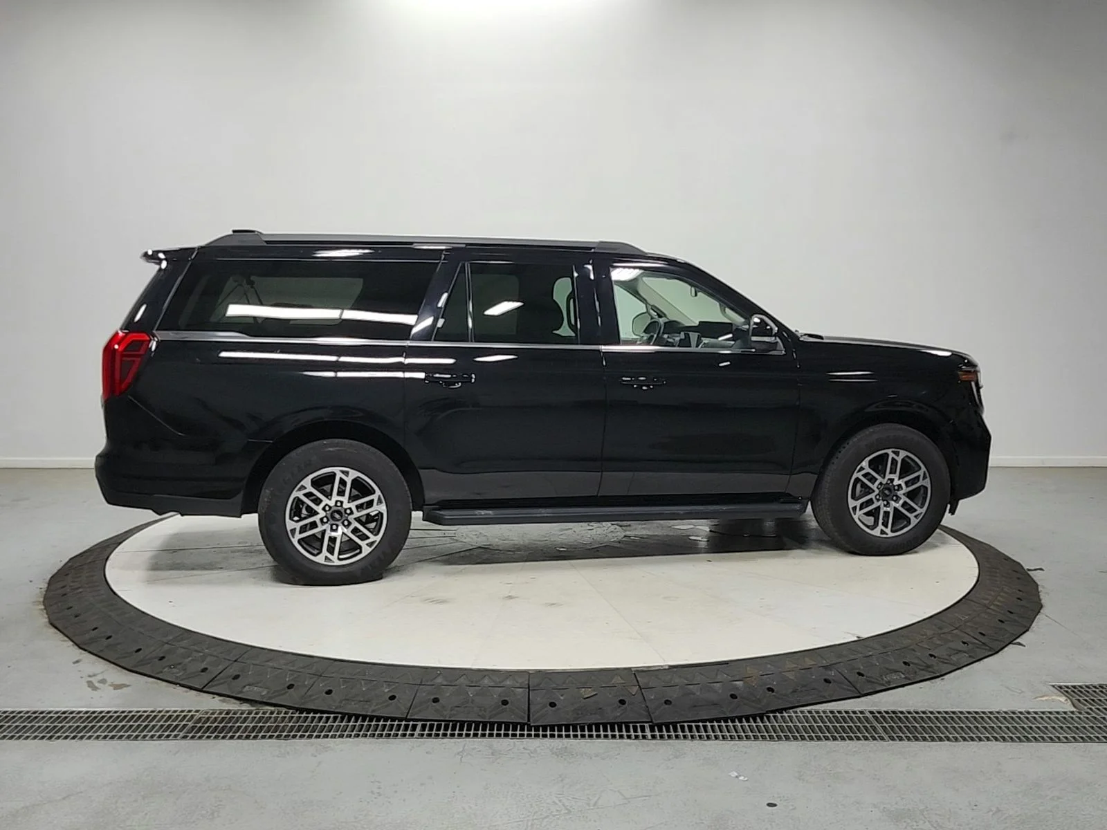 Used 2025 Black Ford Active image 9