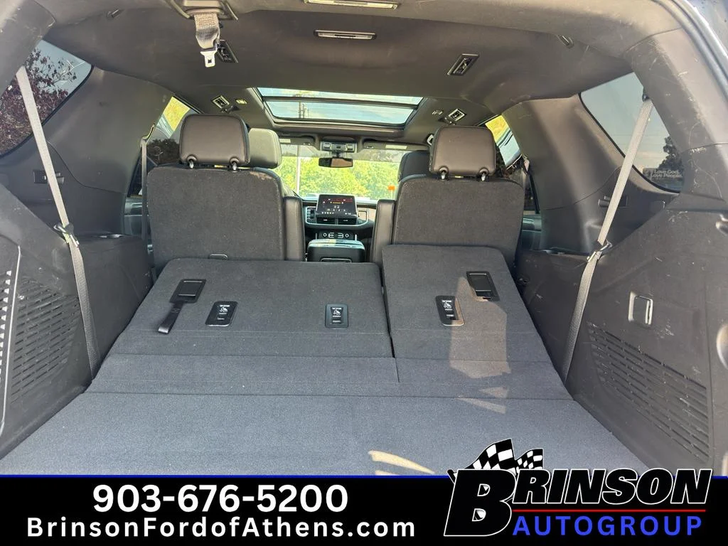 Used 2021 Black Chevrolet Z71 image 13