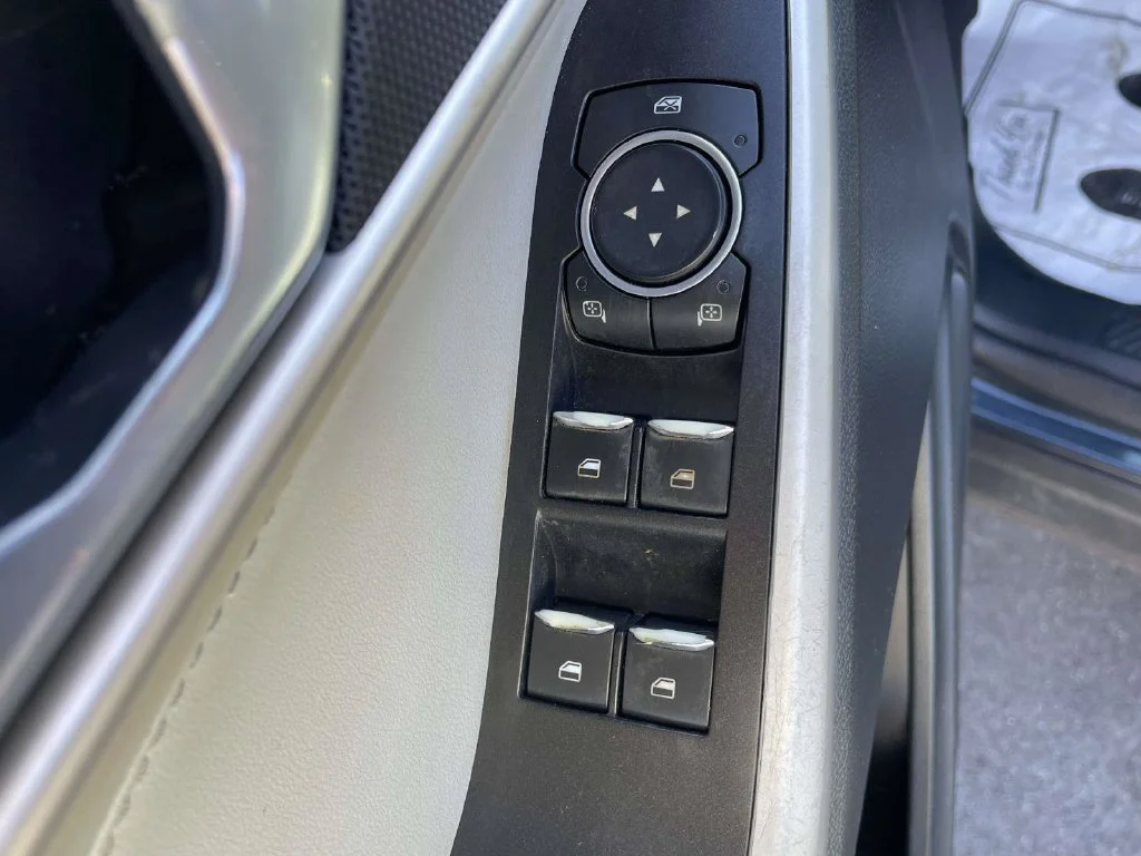 Used 2022 Blue Ford XLT image 16