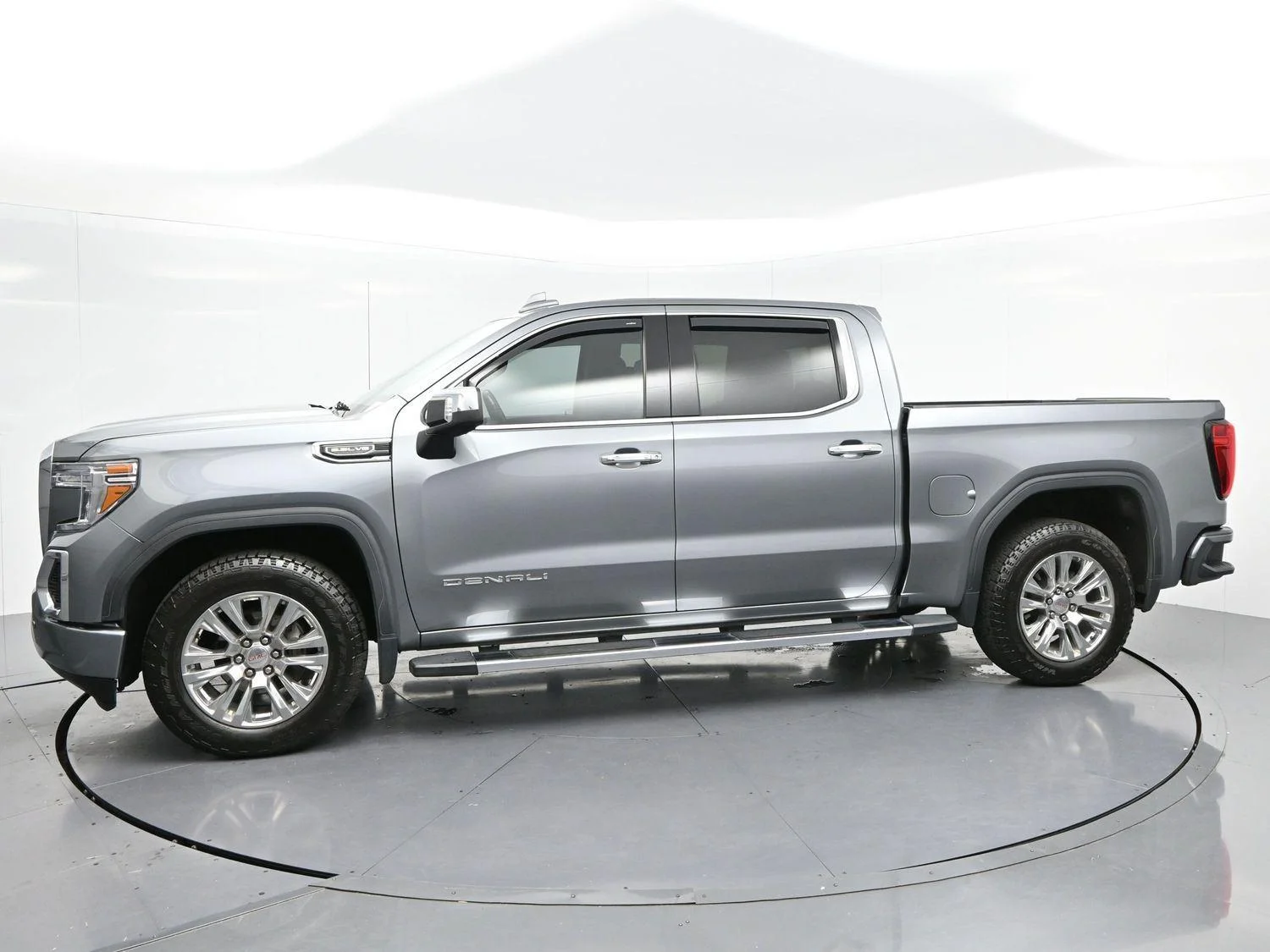 Used 2020 SATIN STEEL METALLIC GMC Denali image 4