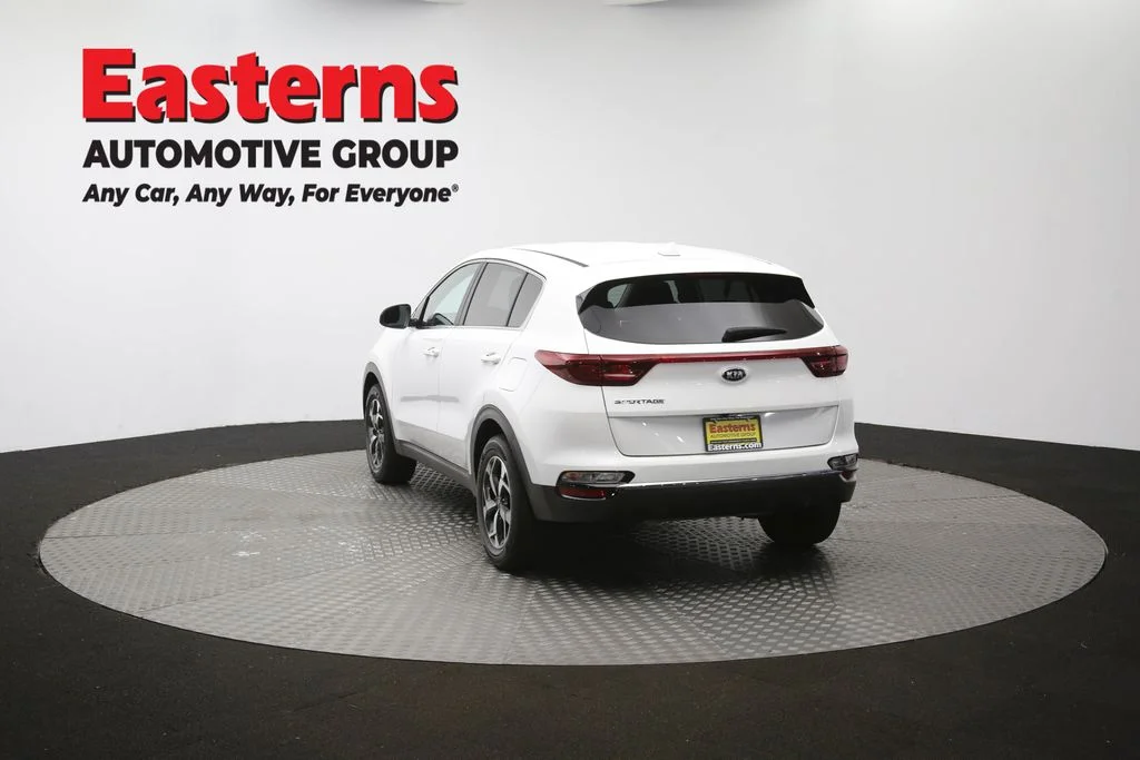 Used 2022 White Kia LX image 59