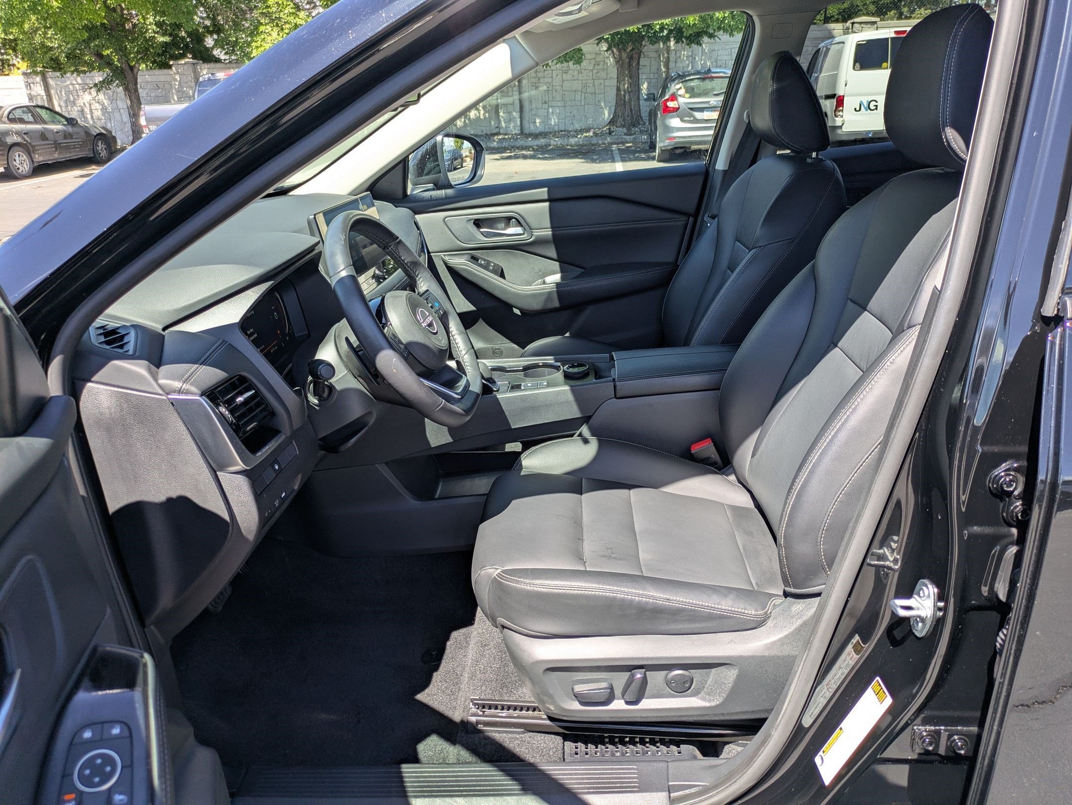 Used 2024 Super Black Nissan SL image 19